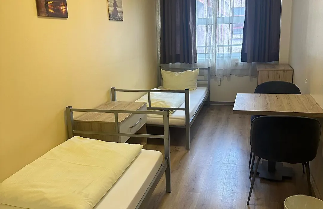 Low Budget Hostel-1