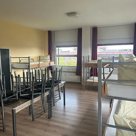 Low Budget Hostel-3